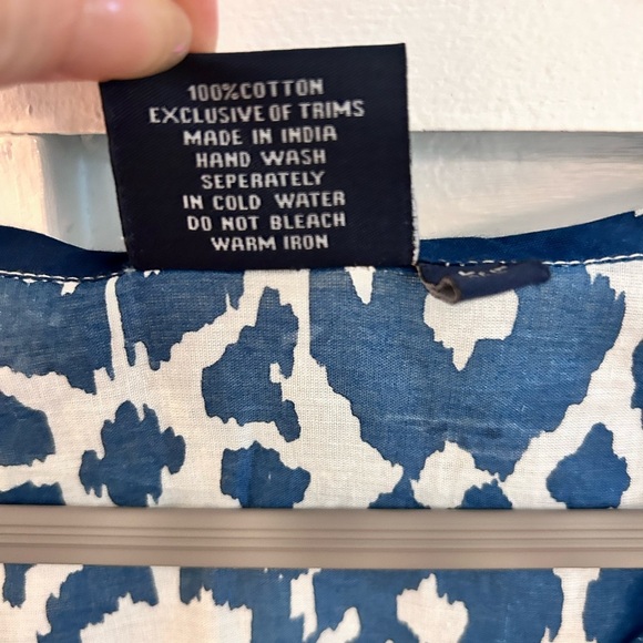 Madison Matthew’sv neck  Ikat Tunic - Picture 6 of 6